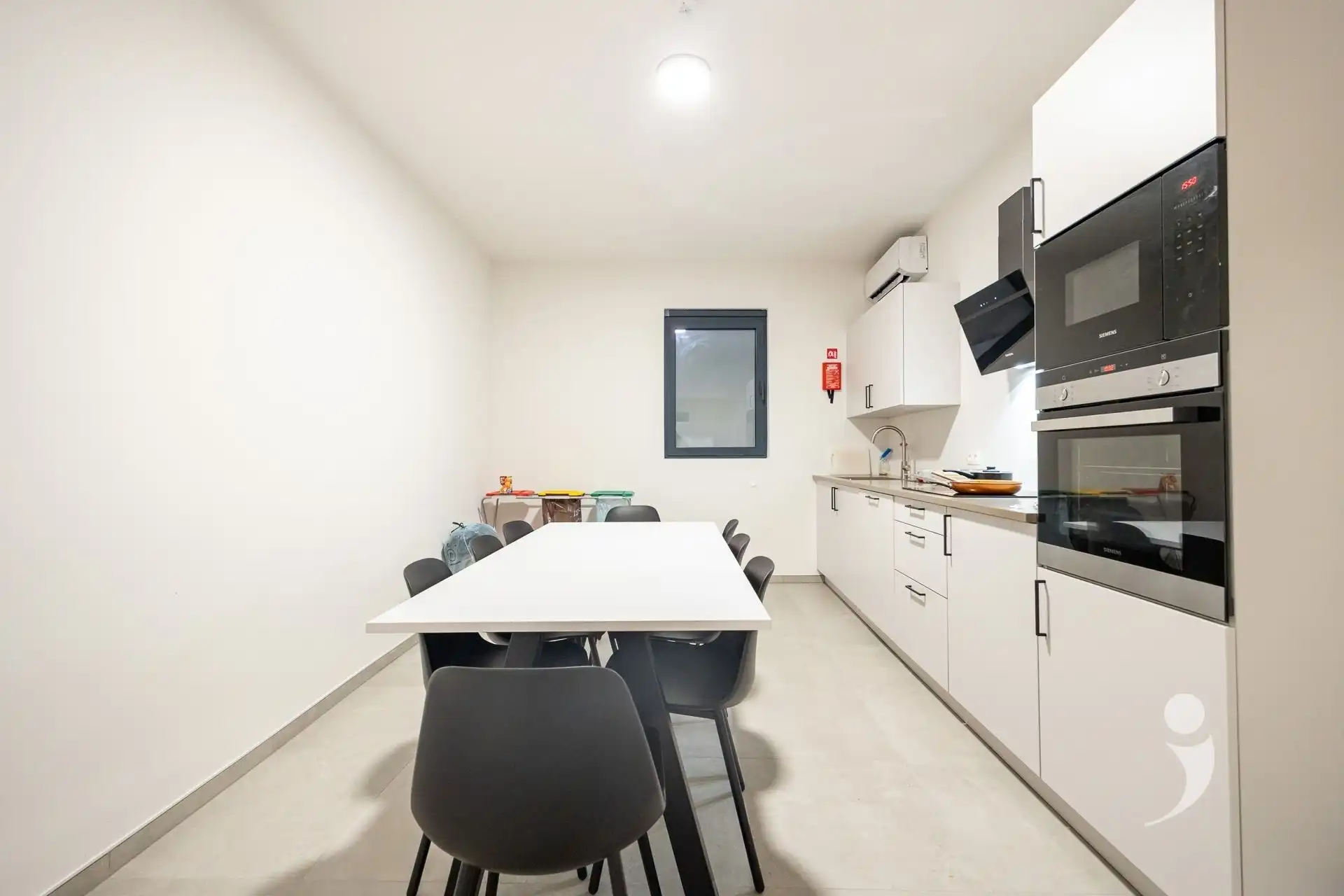 High-end studentenkamer in centrum Leuven foto 12