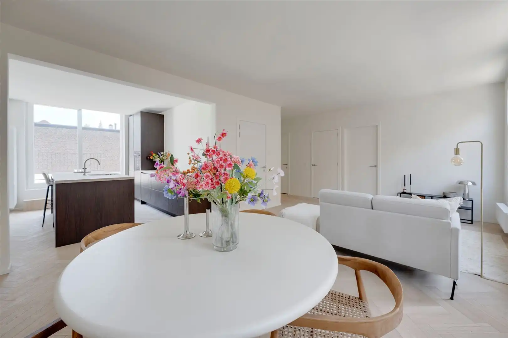Appartement met terras en Parijse flair in Sint-Andries foto 3