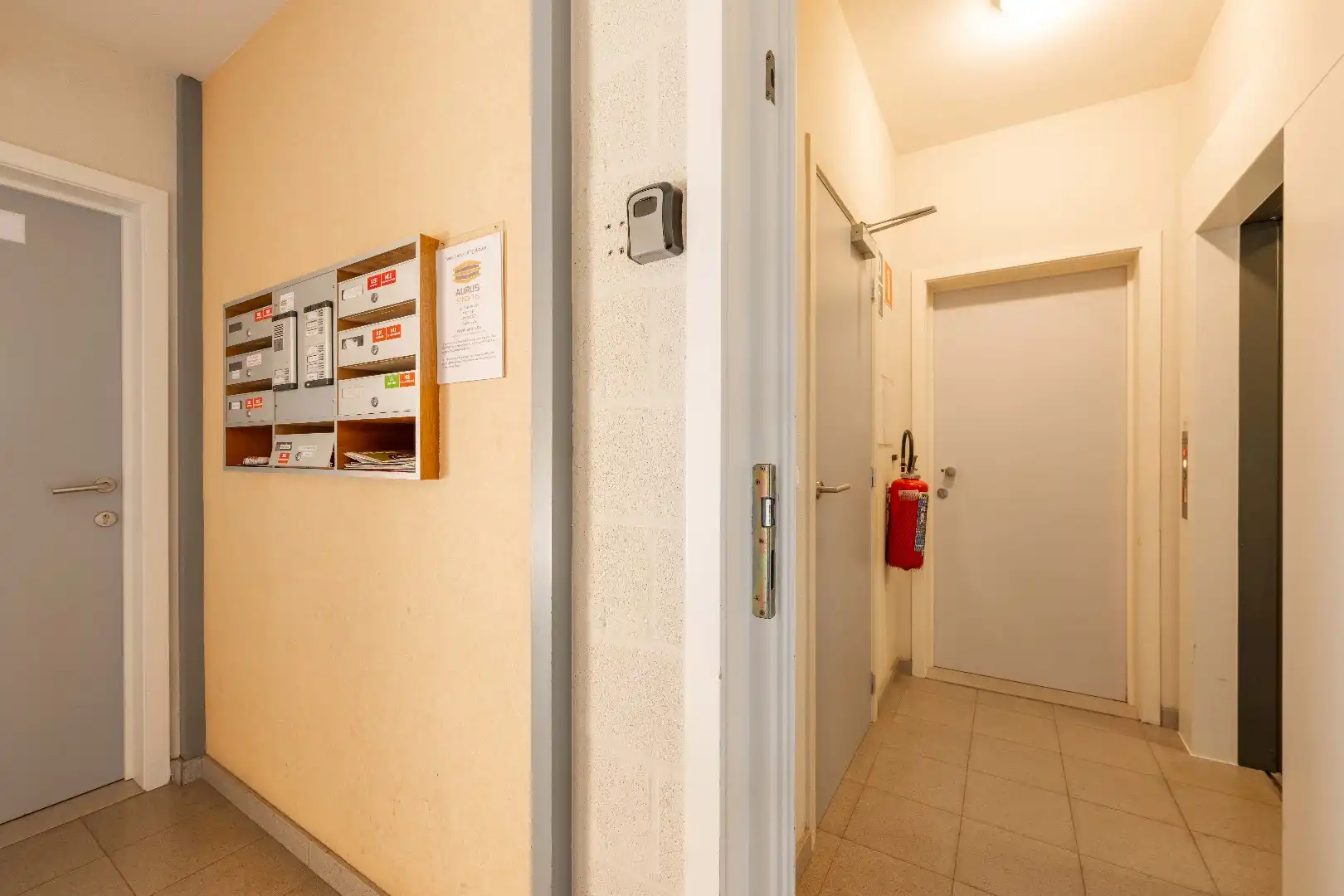 CENTRAAL GELEGEN APPARTEMENT (2003) MET 2 SLPKS | GARAGE foto 15