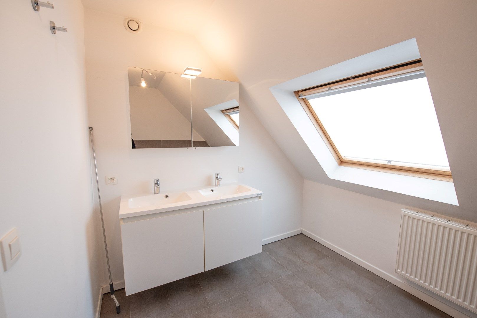 Recent en ruim duplex appartement met 4 slaapkamers! foto 10