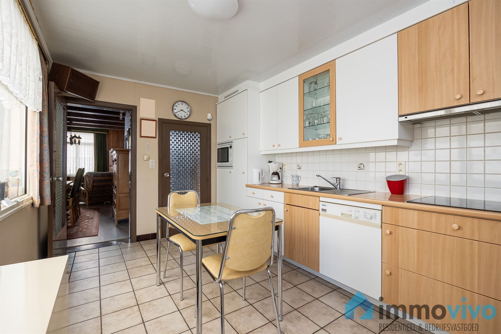 Op te frissen woning met potentieel – 3 slaapkamers, zolder met uitbreidingsmogelijkheden, ruime tuin & garage! foto 10