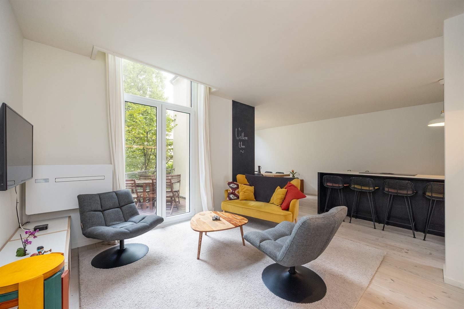 Gerenoveerd appartement met terras foto 3
