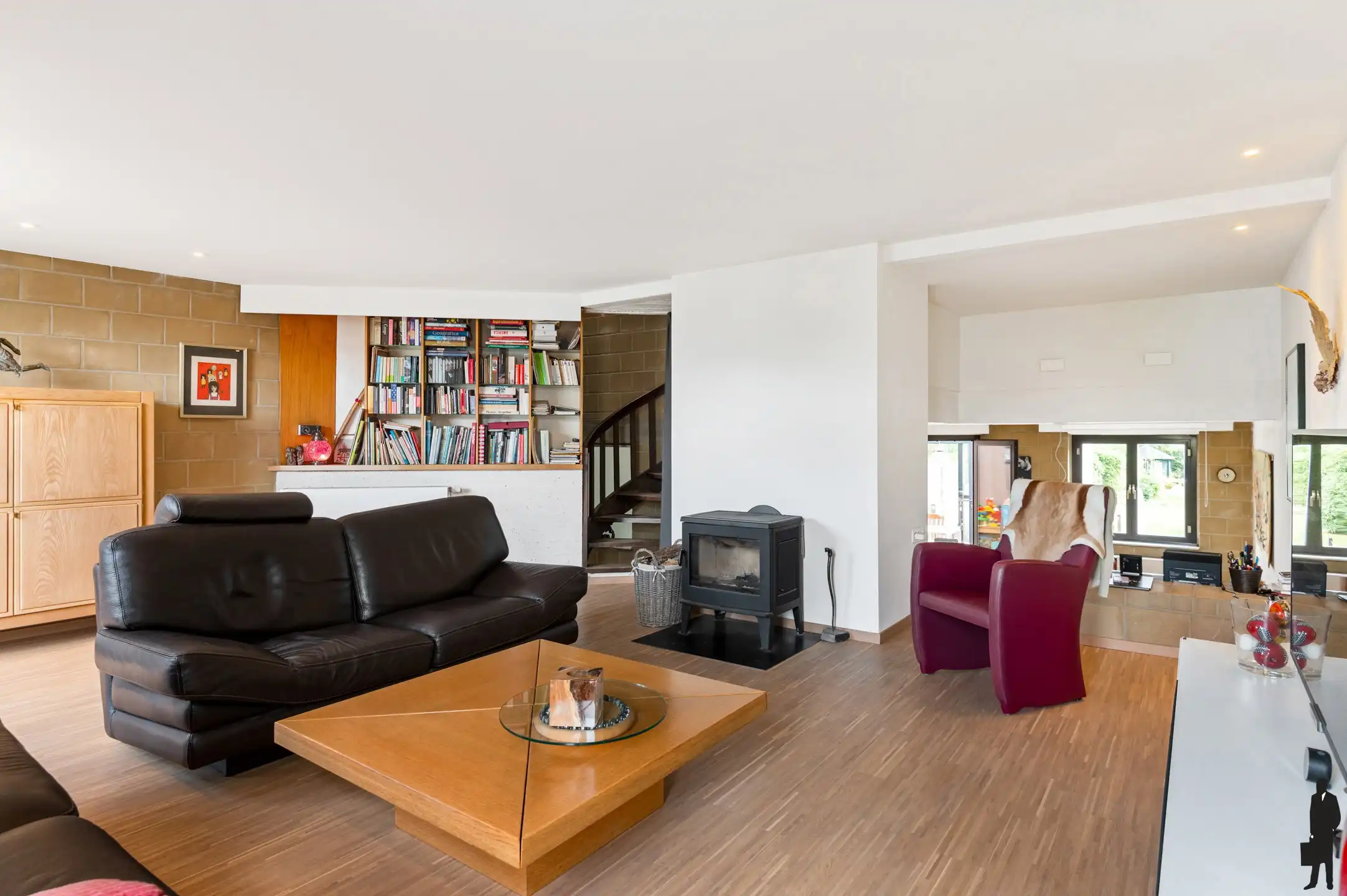 Karaktervolle split-level woning met 4 slpks en zonnige tuin foto 3