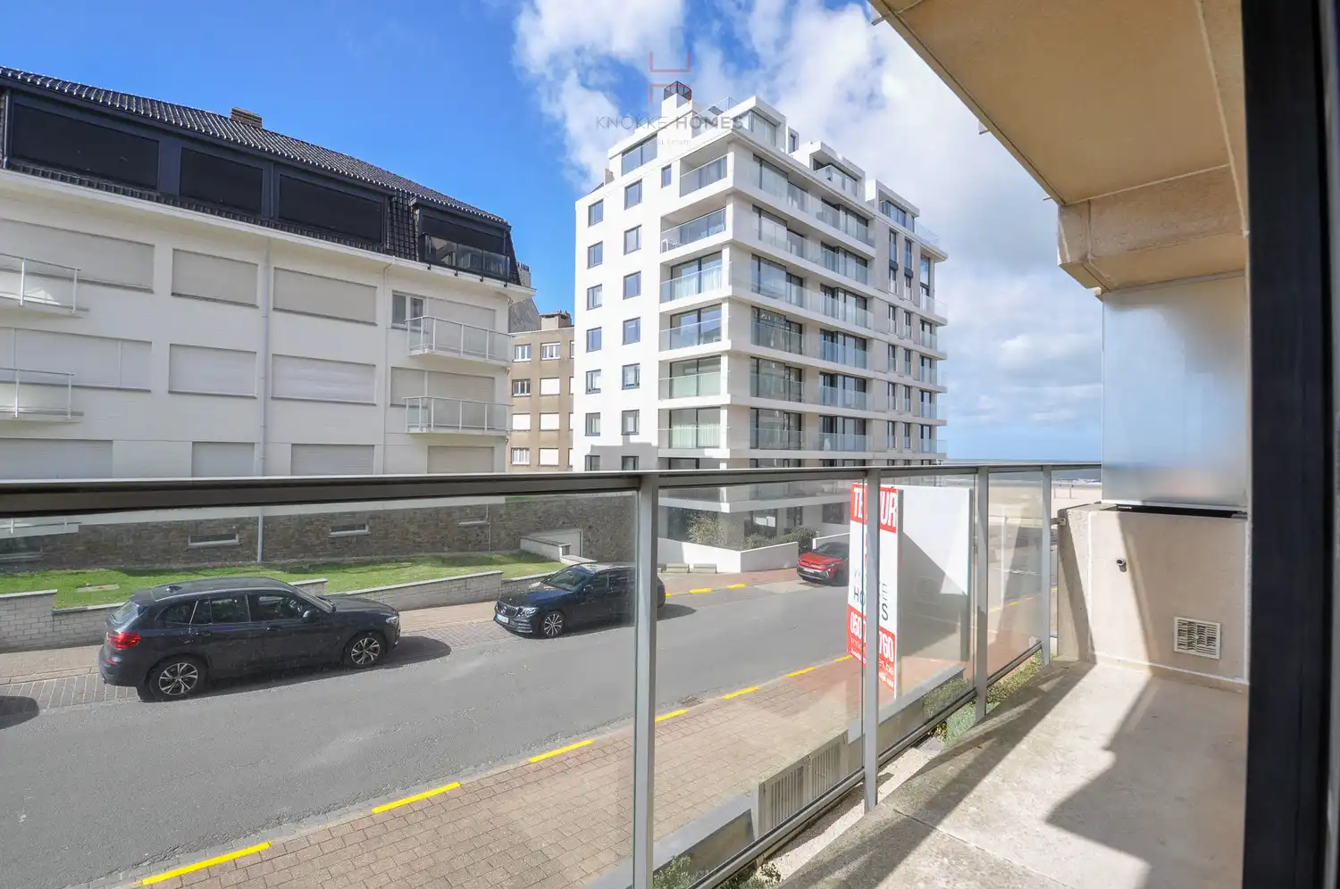 Gemeubeld appartement met zijdelings zeezicht in Duinbergen foto 12