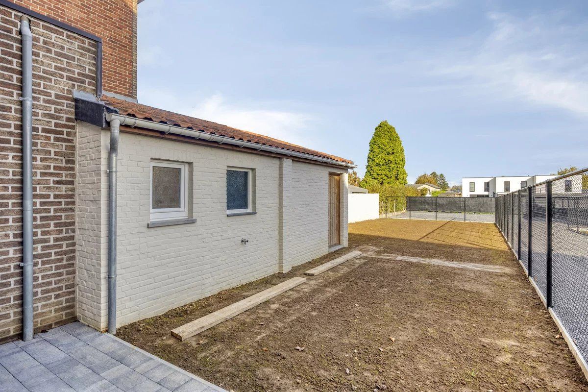 GERENOVEERDE INSTAPKLARE WONING MET 3 SLPK'S IN KESSELT (LANAKEN) foto 14