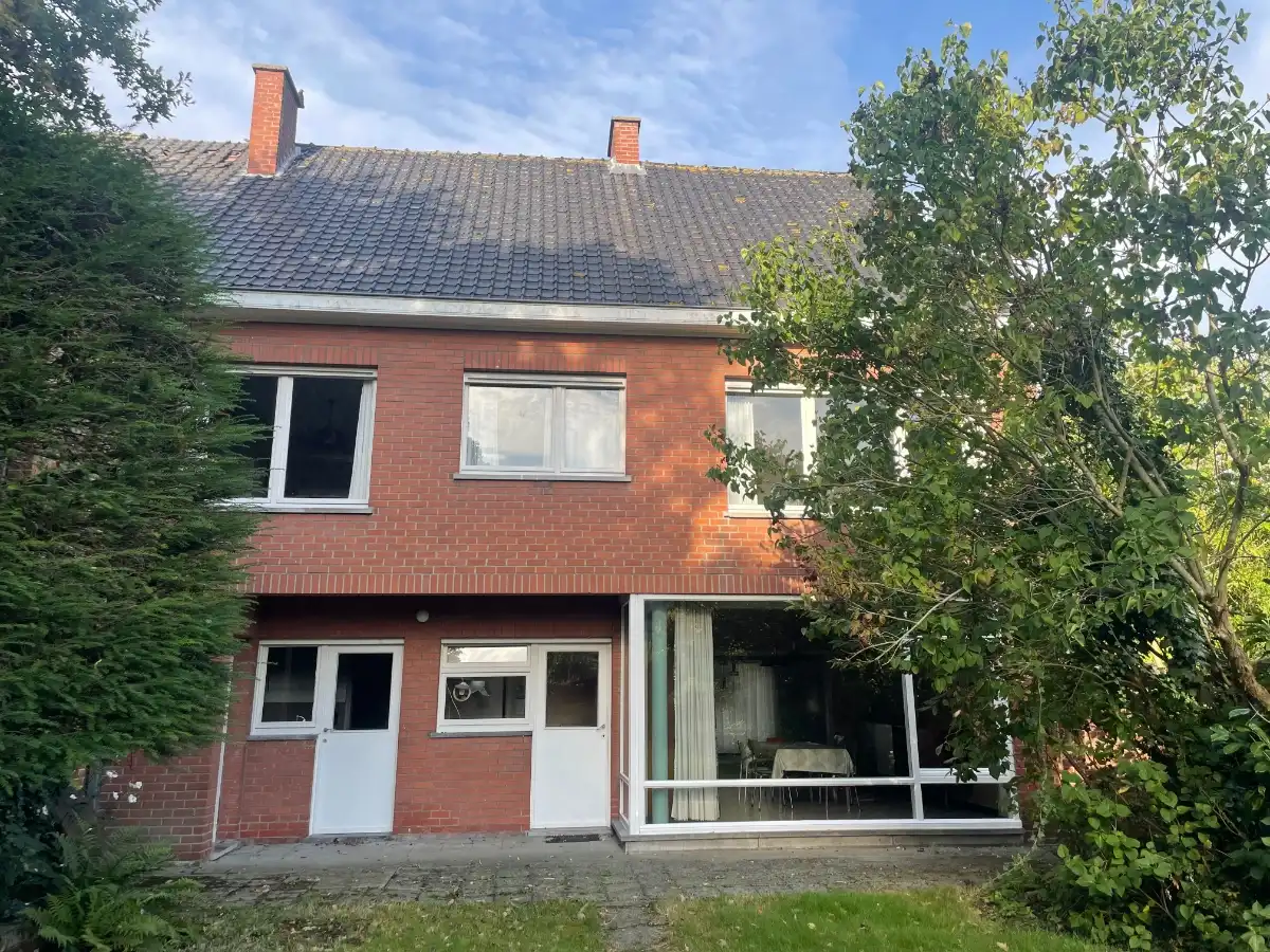 4-slpk EENGEZINSWONING + tuin foto 5