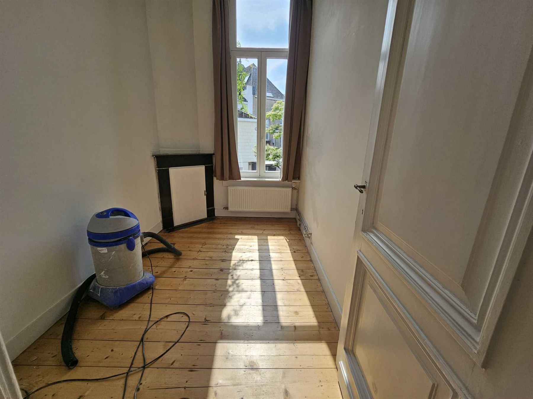 Herenhuis zijstraat Dageraadplaats! foto 14