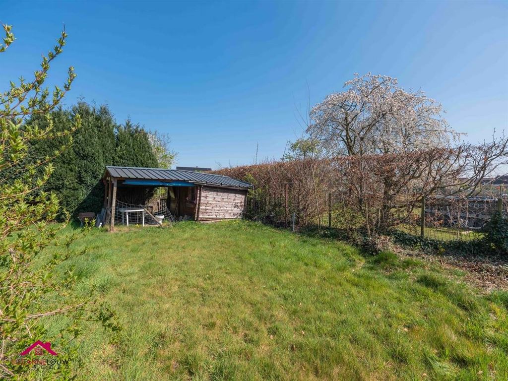 Vrijstaande woning, te renoveren naar eigen smaak en wensen foto 11