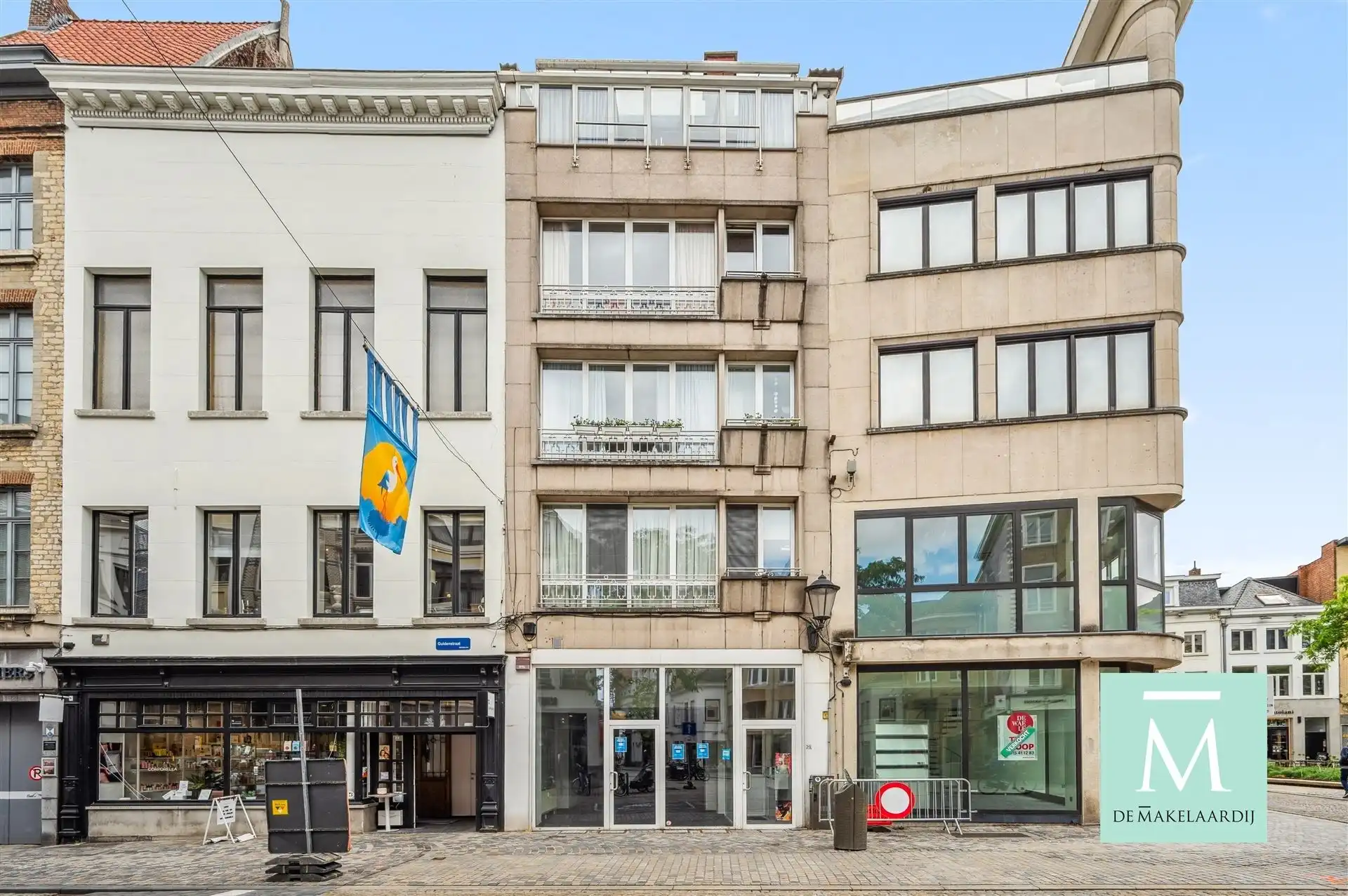 Kantoor/Winkel/handelsruimte te huur gelegen in het hartje van Mechelen foto {{pictureIndex}}