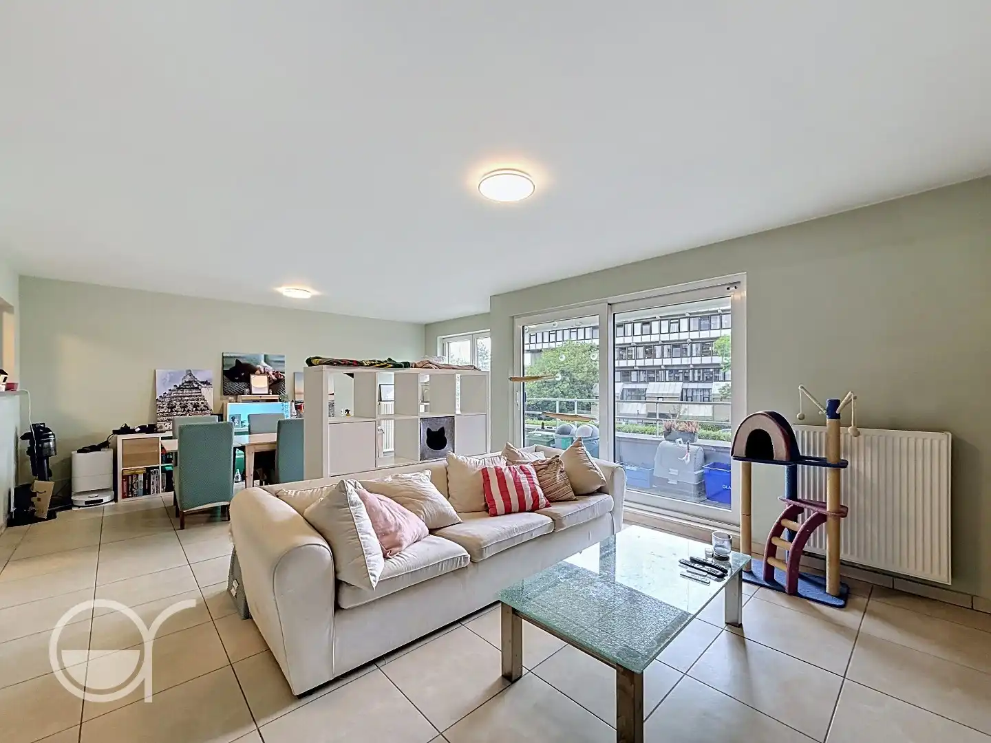 Ruim appartement met terras, zicht op de Leie en twee autostaanplaatsen foto {{pictureIndex}}