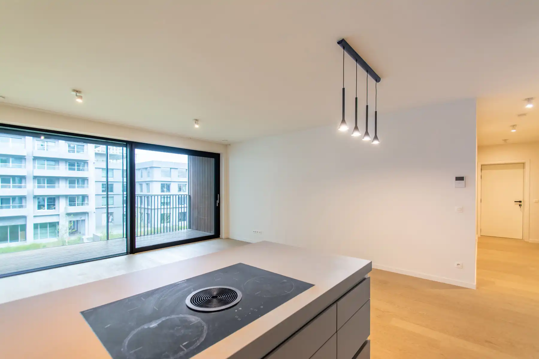Prachtig 2slpk + bureau appartement met prachtige terrassen foto 3