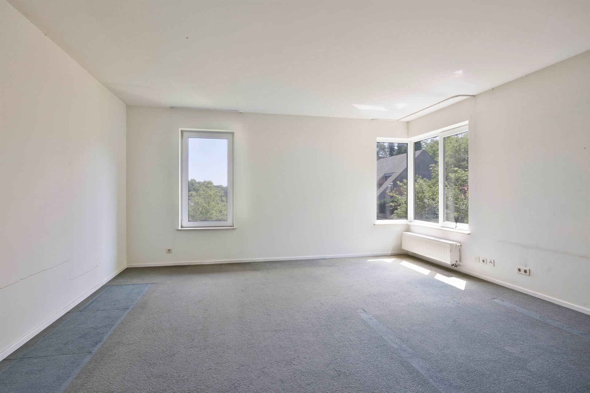 Prachtige moderne villa in rustige wijk foto 17