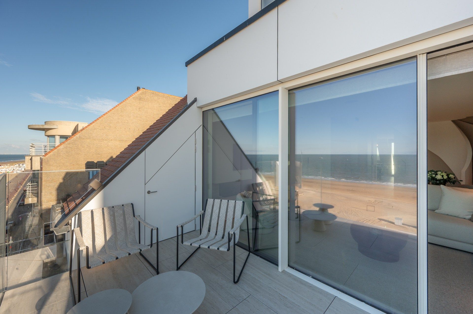 Exclusief nieuwbouw duplex appartement met frontaal zeezicht en royale terrassen nabij het Albertplein. foto 4