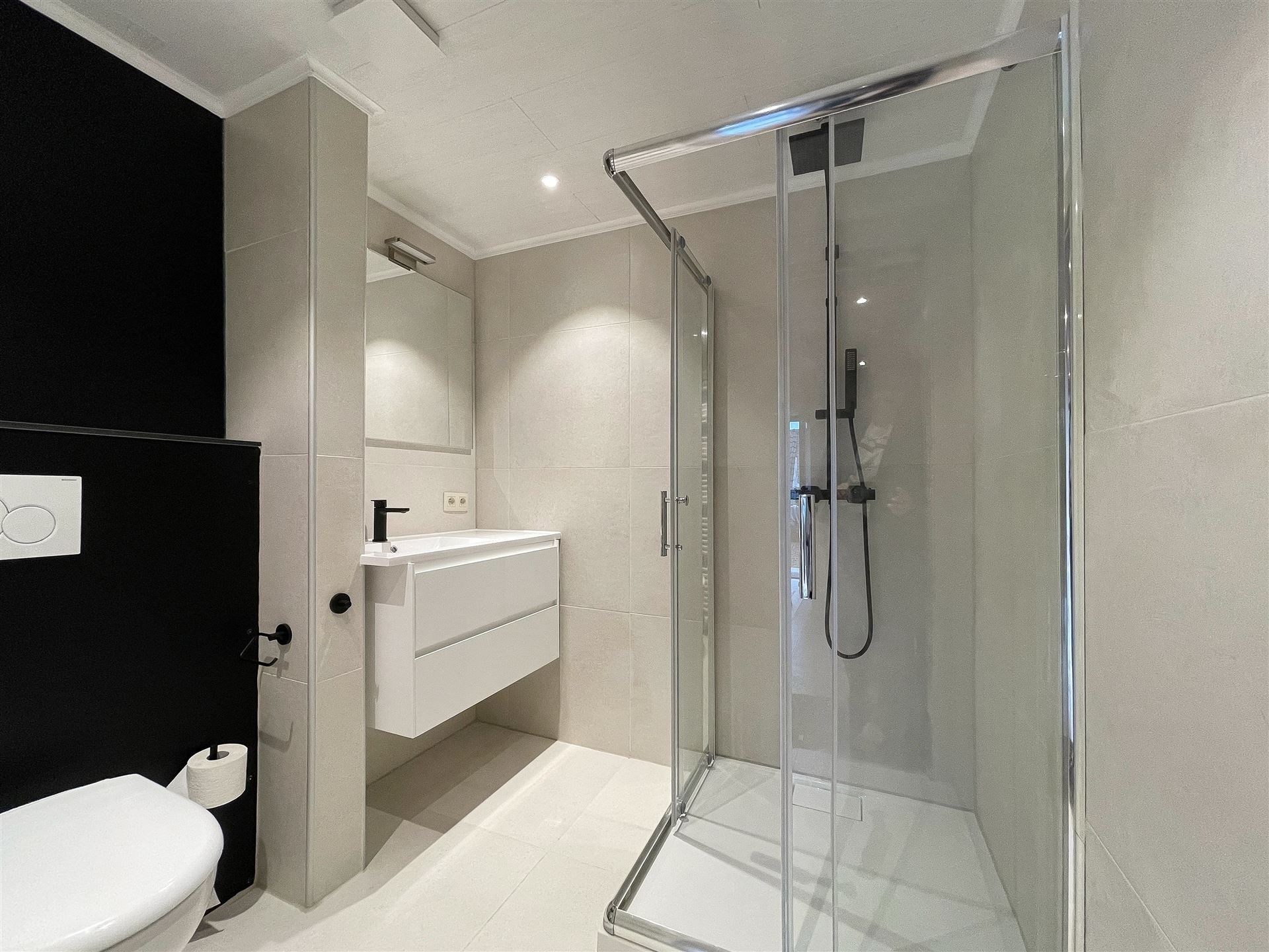 Appartement foto {{pictureIndex}}