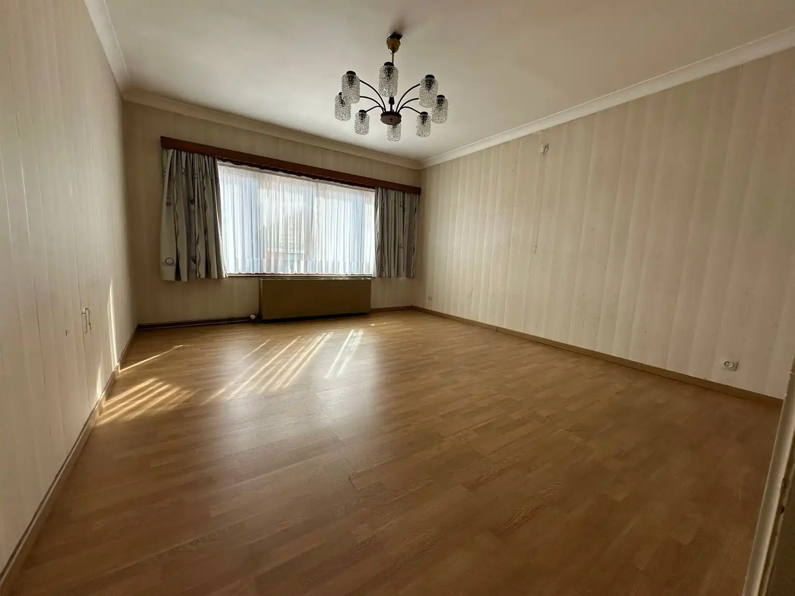Ruime bel-etage met 2 slaapkamers, kinderkamer, garage en groot terras foto 17