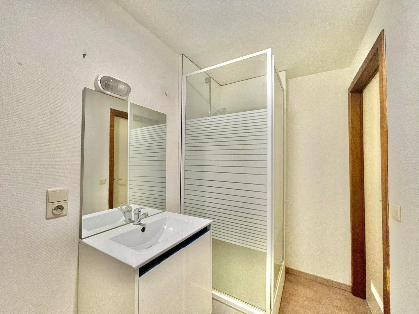 Studio in de dakverdieping met aparte badkamer foto 7