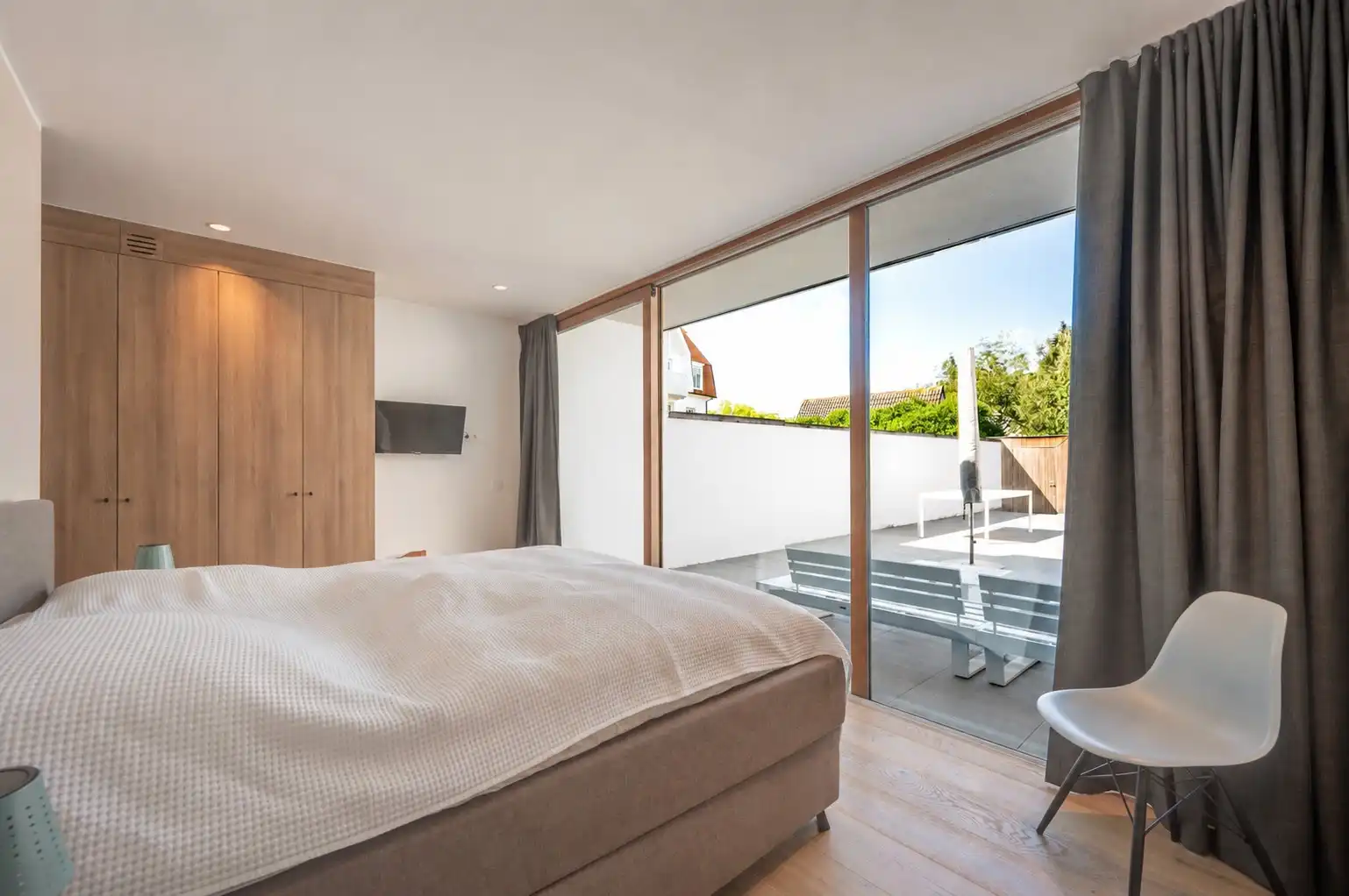 Recente woning aan het karaktervolle Oosthoekplein. foto 14