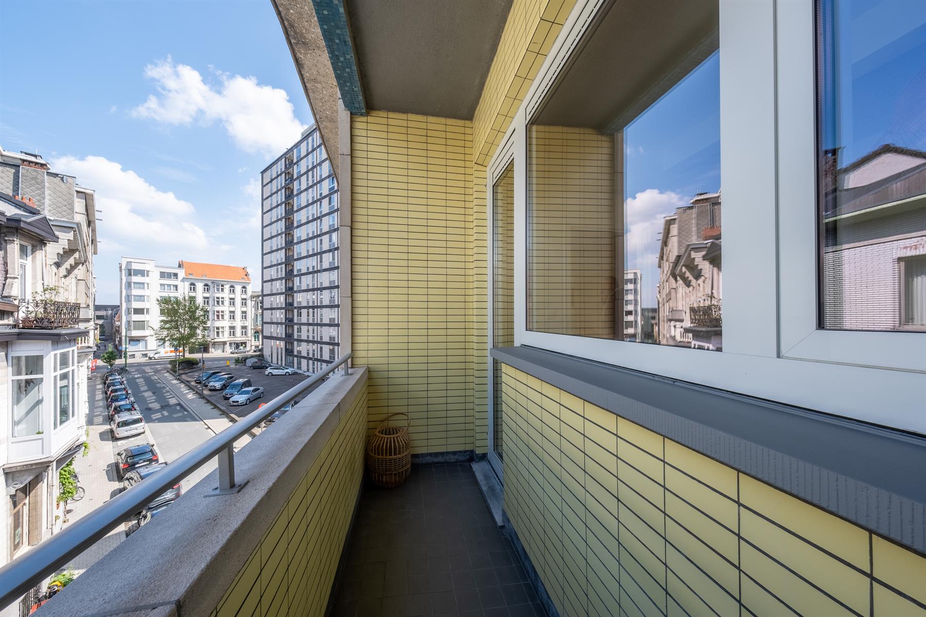 Gerenoveerd 1-slaapkamerappartement met knus balkon foto 5