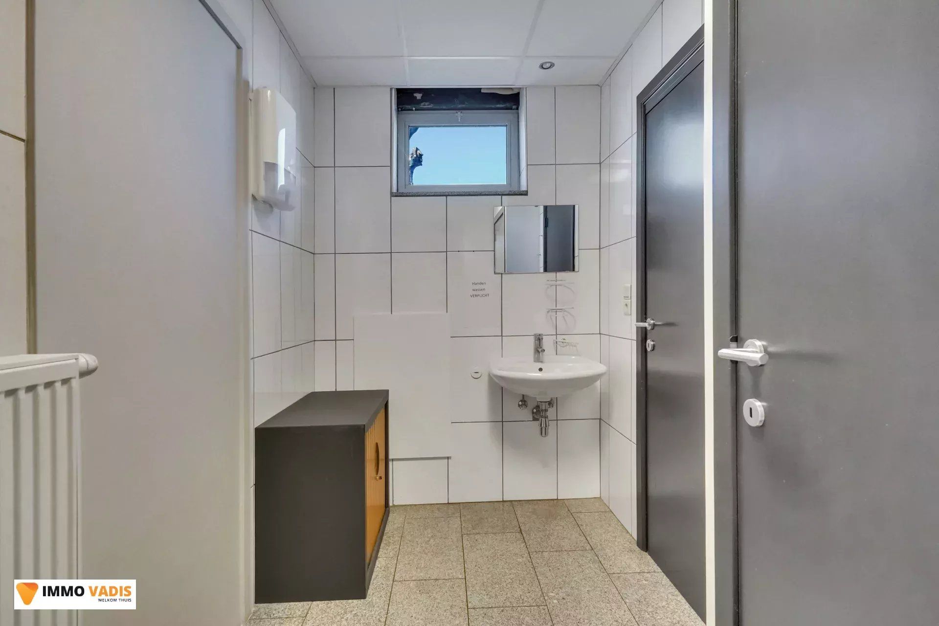 Industrieel gebouw 1500 m² op strategische locatie foto 15