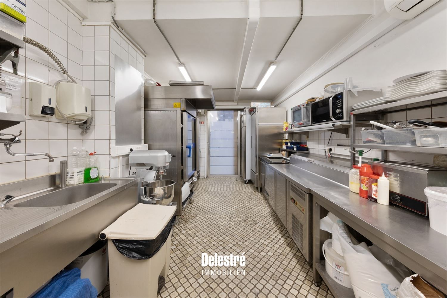 GOED DRAAIENDE HORECAZAAK CENTRUMLAAN OVER TE NEMEN foto 14