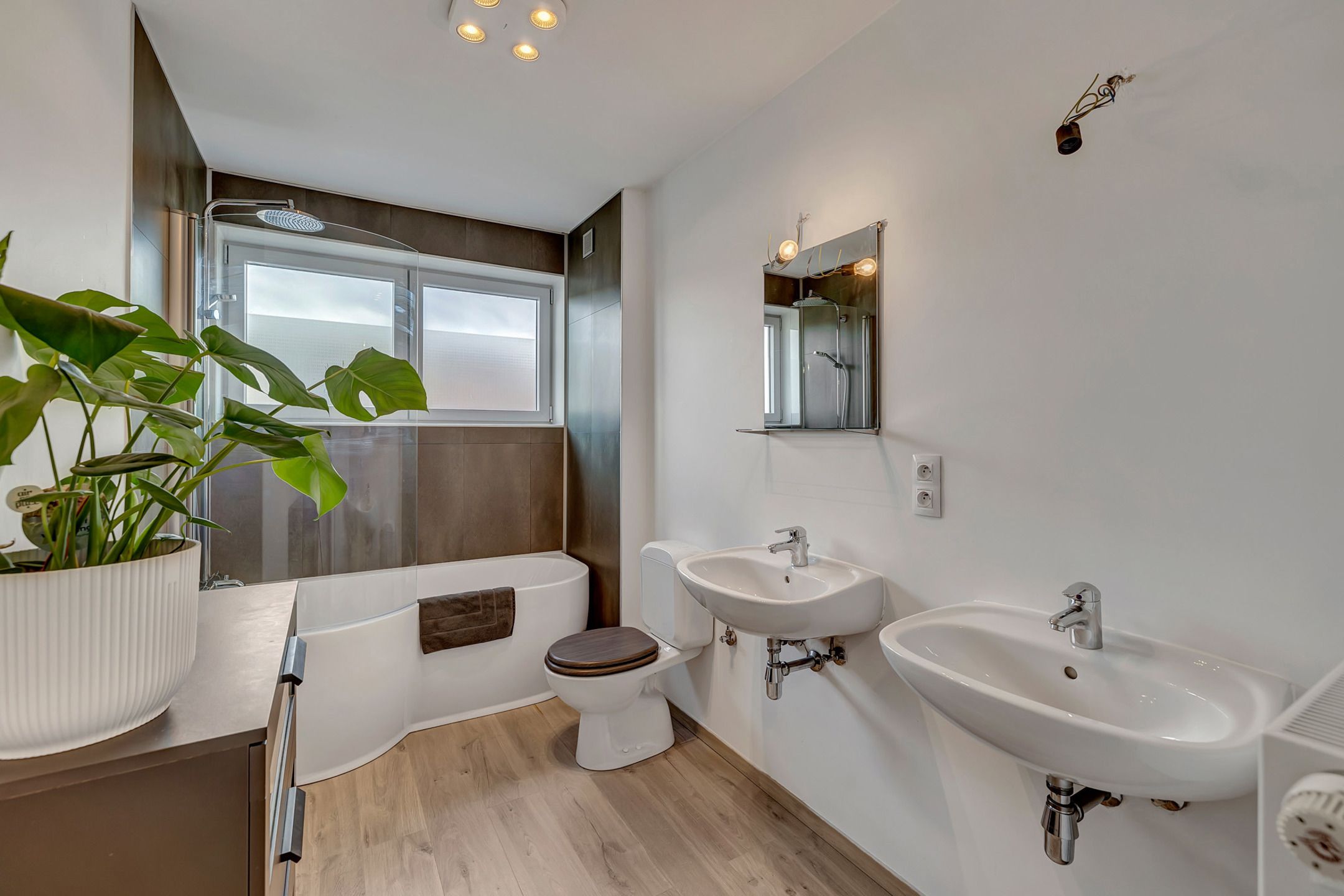 Recente woning op rustige locatie foto 15