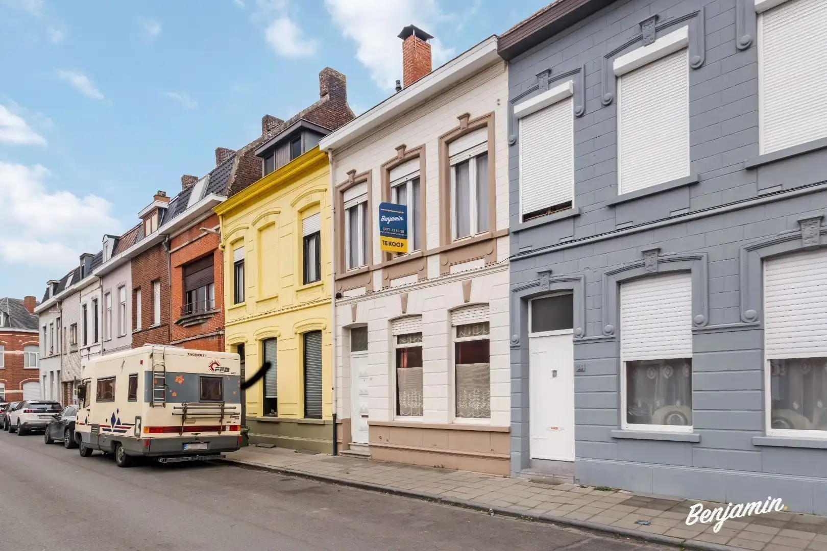 Hoofdfoto van de publicatie: Ruime, verzorgde rijwoning met 4 slaapkamers, tuin en garage op centrale ligging te Menen