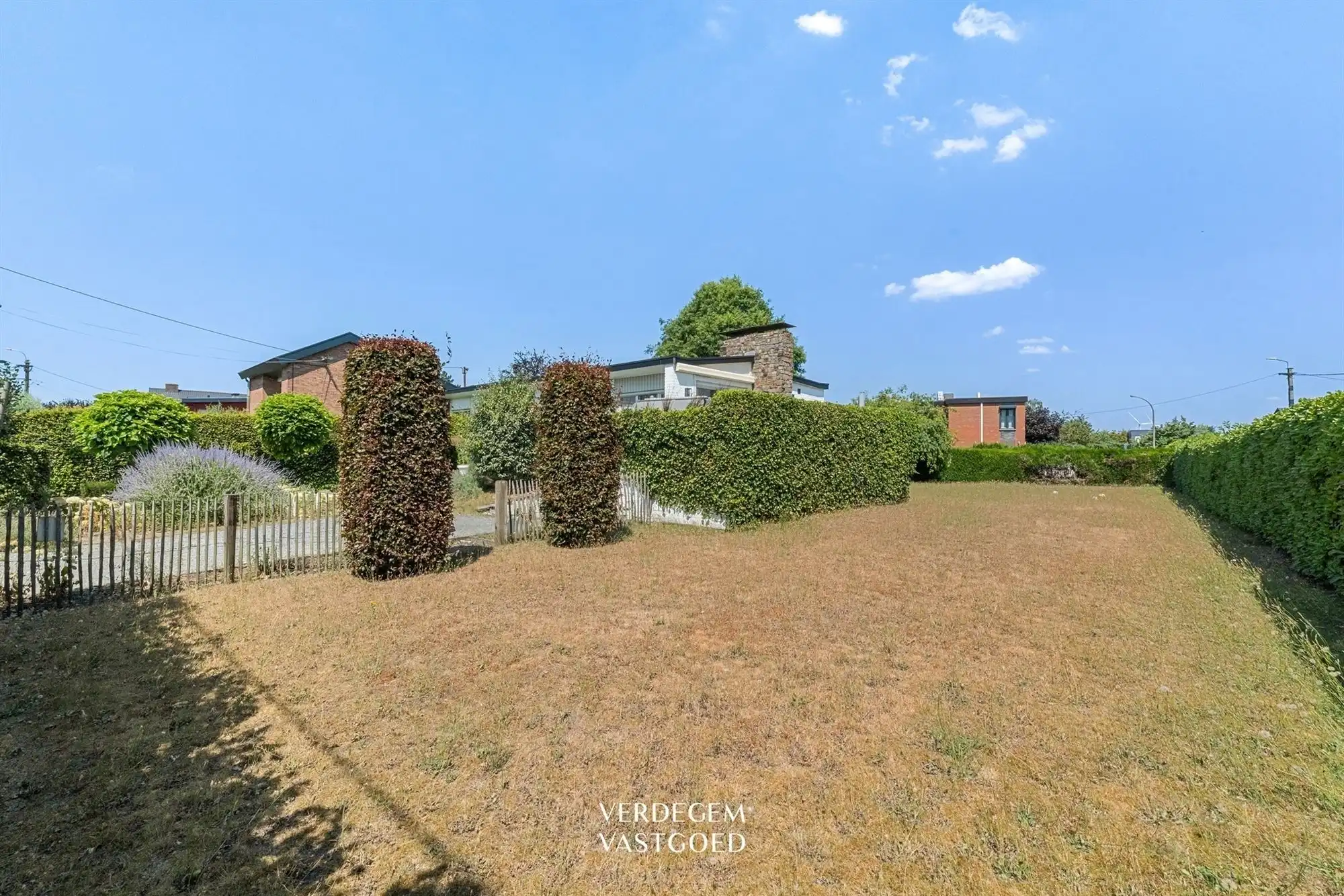 Te renoveren bungalow of projectpotentieel voor nieuwbouw woningen op een perceel van 1.175m² foto 20
