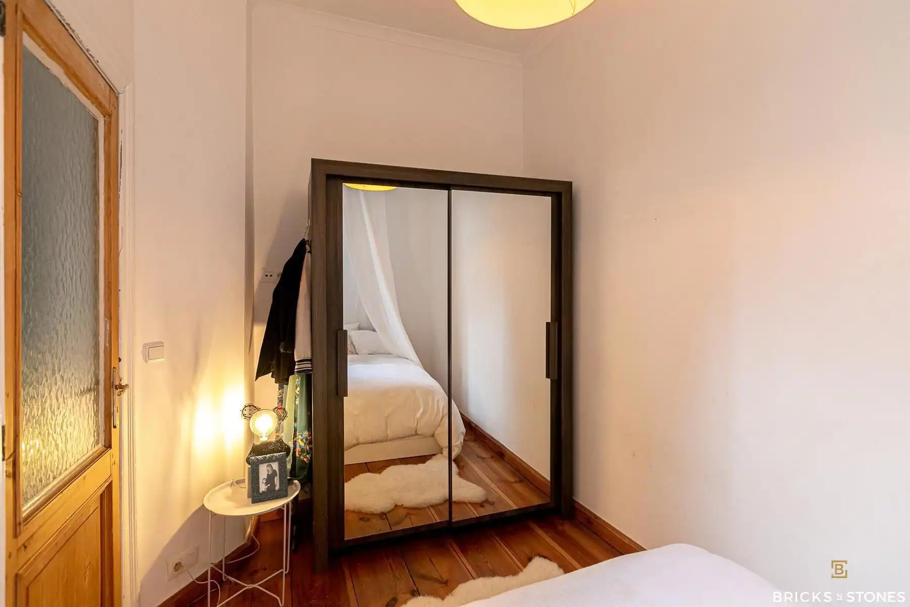 Gezellig gemeubeld appartement op de Vlaamsekaai op het trendy Zuid. foto 9