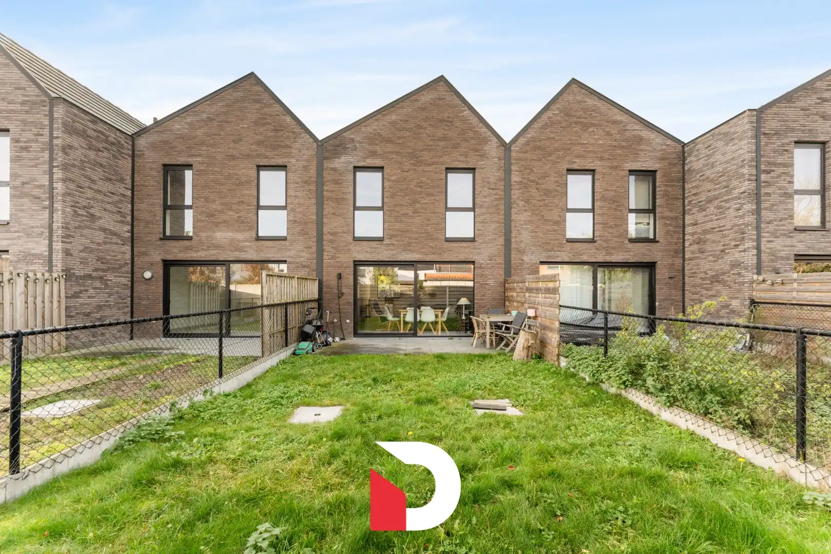 Instapklare nieuwbouwwoning met zonnige tuin op top locatie foto 12