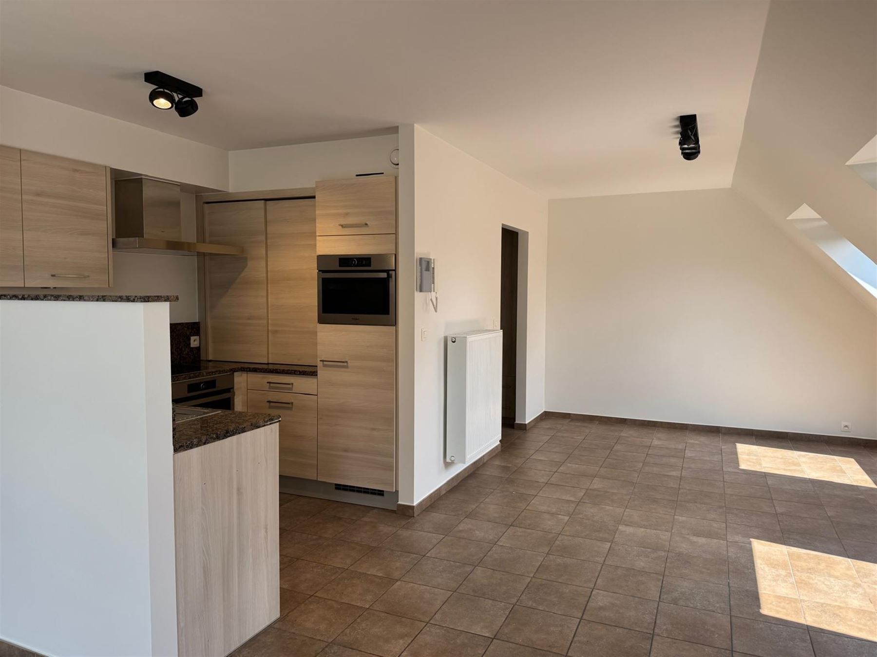 Ruim appartement met 2 slaapkamers en  garagebox foto 6
