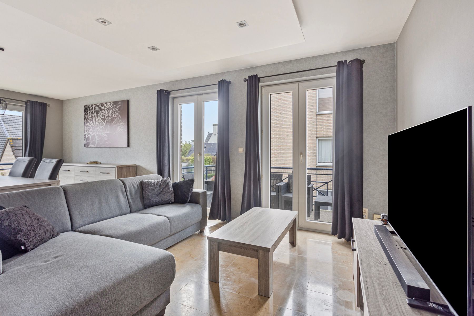 Centraal gelegen, gemoderniseerd appartement in Oedelem foto 3