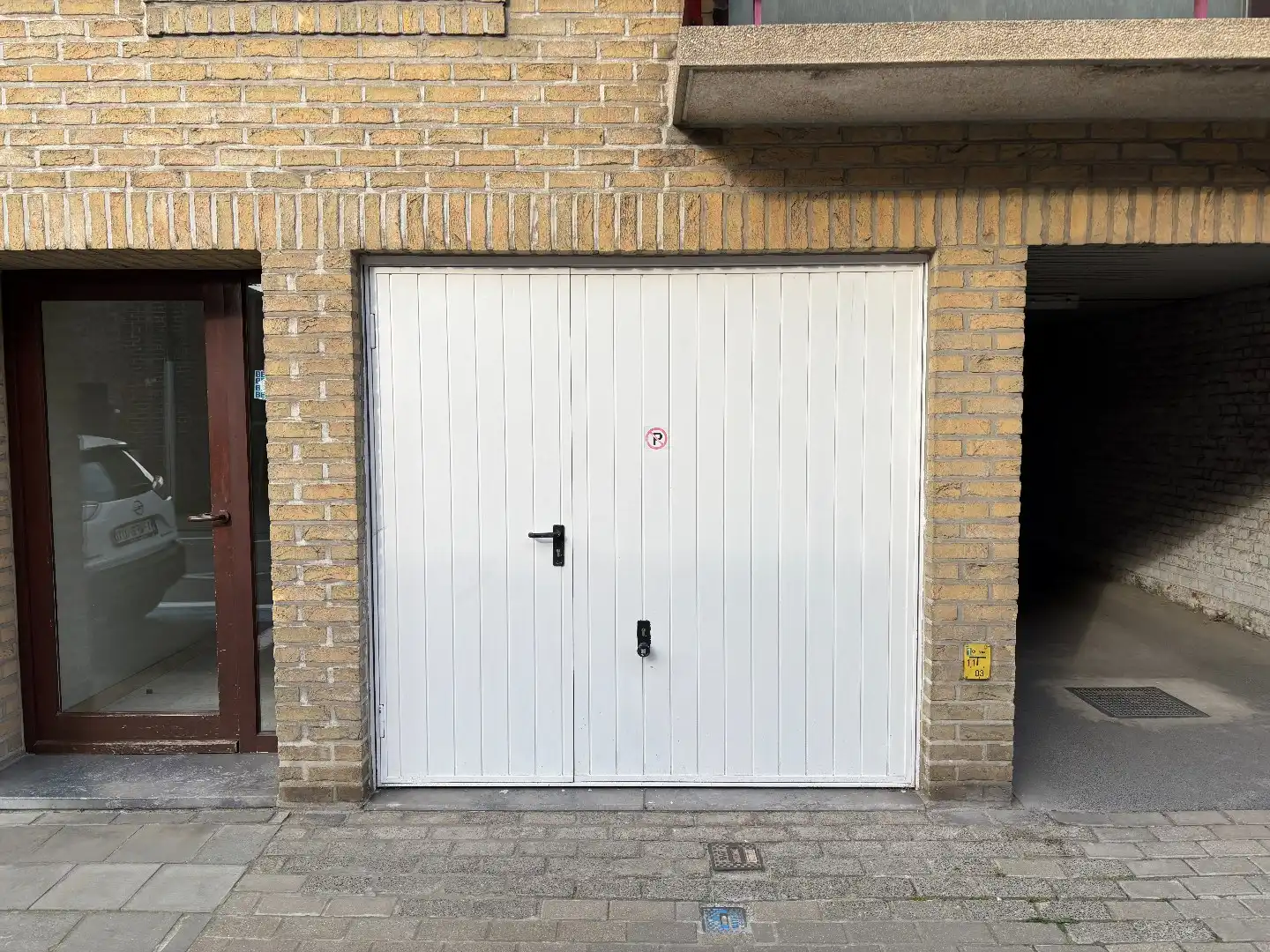Garage in centrum Wevelgem! foto {{pictureIndex}}