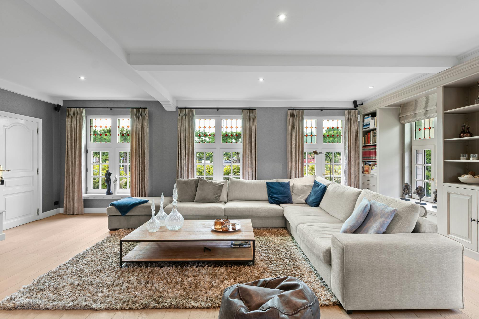 Villa met praktijkruimte en weilanden te koop in Geel foto 15