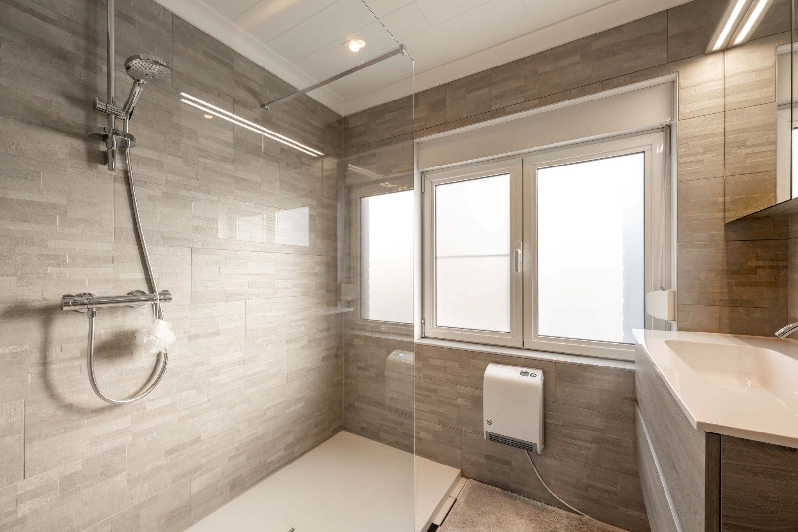 PERFECT ONDERHOUDEN GEZINSWONING IN HARTJE PITTEM foto 21