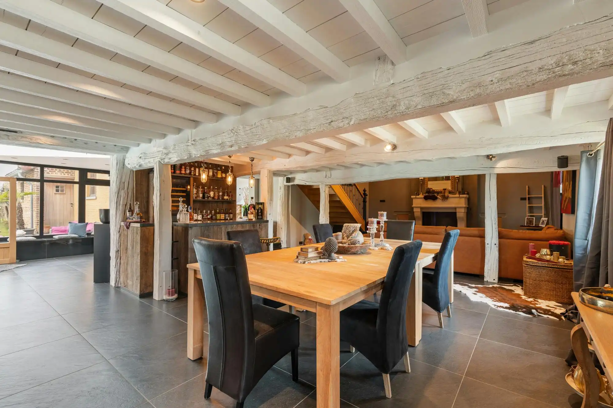 Exclusieve hoeve met wellness en ruime loods foto 6
