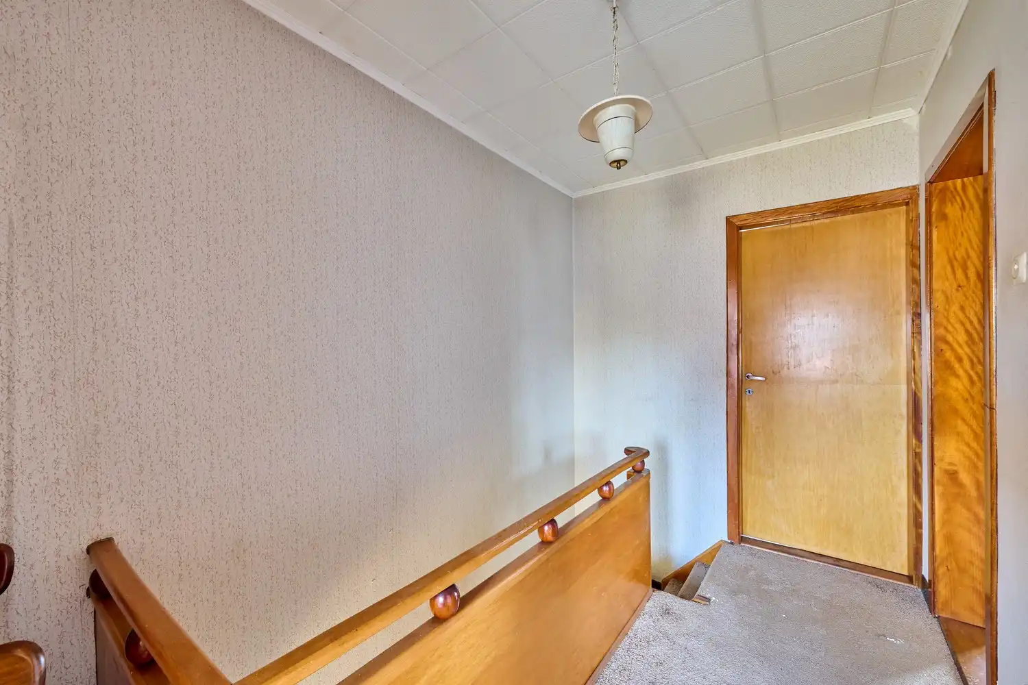 Karaktervolle renovatiewoning op een fijne rustige locatie foto 8