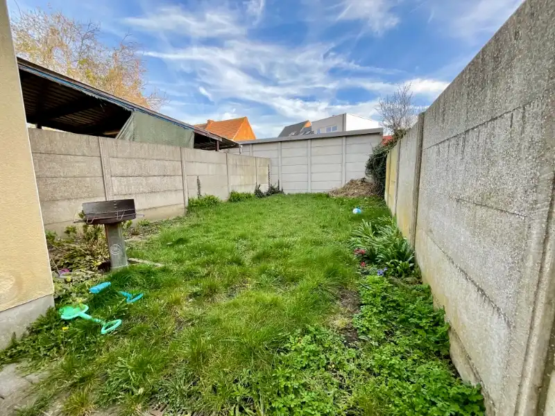 Opbrengsteigendom met handelspand en 2 appartementen met 2 slaapkamers foto 15