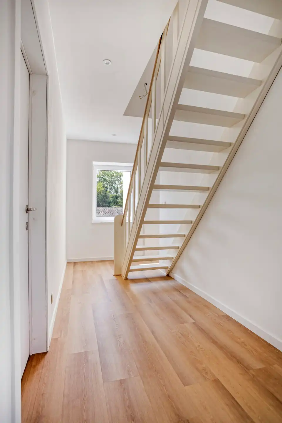 Ruime gerenoveerde woning (230 m²) nabij Gouden Kruispunt foto 13