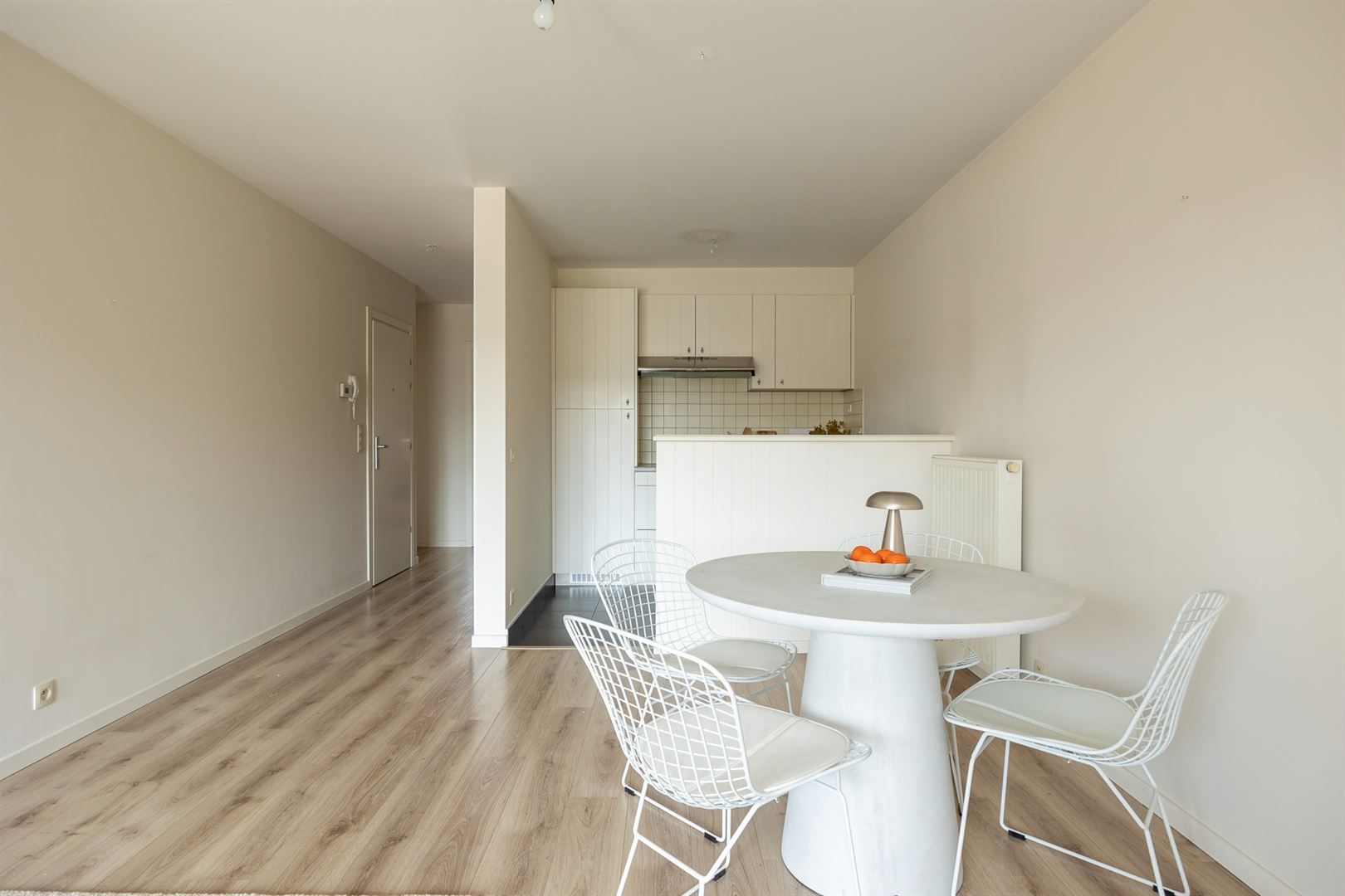 Instapklaar appartement met groot terras en autostaanplaats foto 8