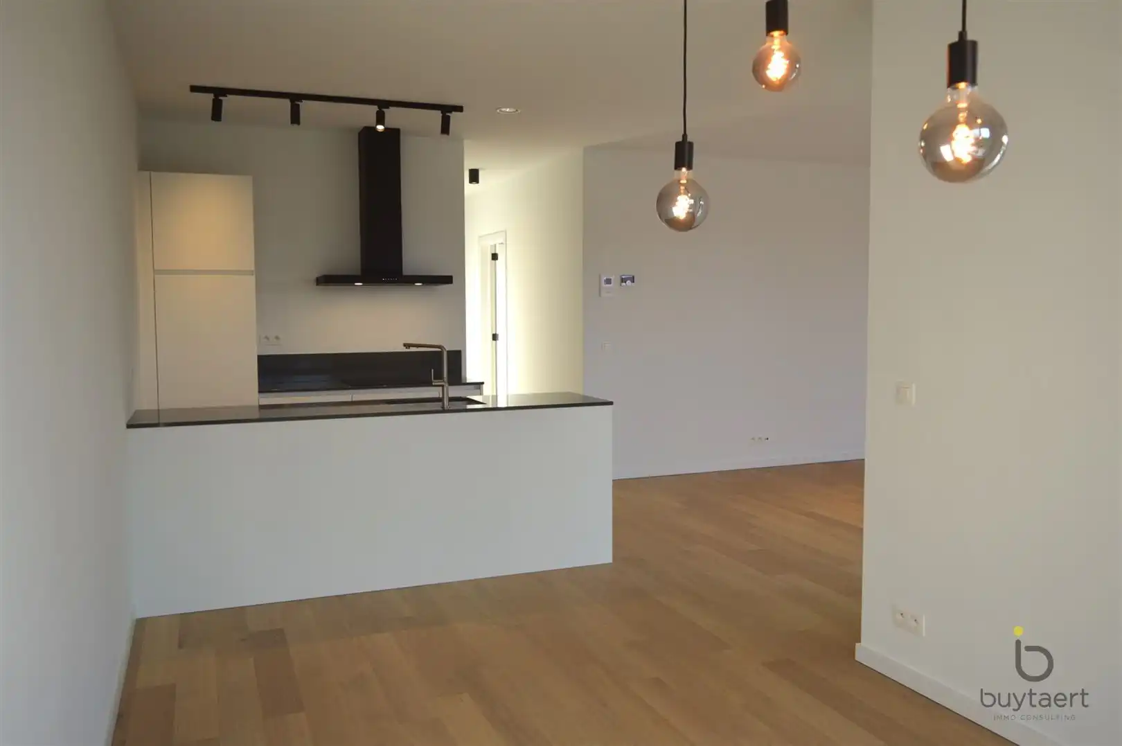 Nieuwbouw appartement met ruim terras en parking te Zoersel. foto 13