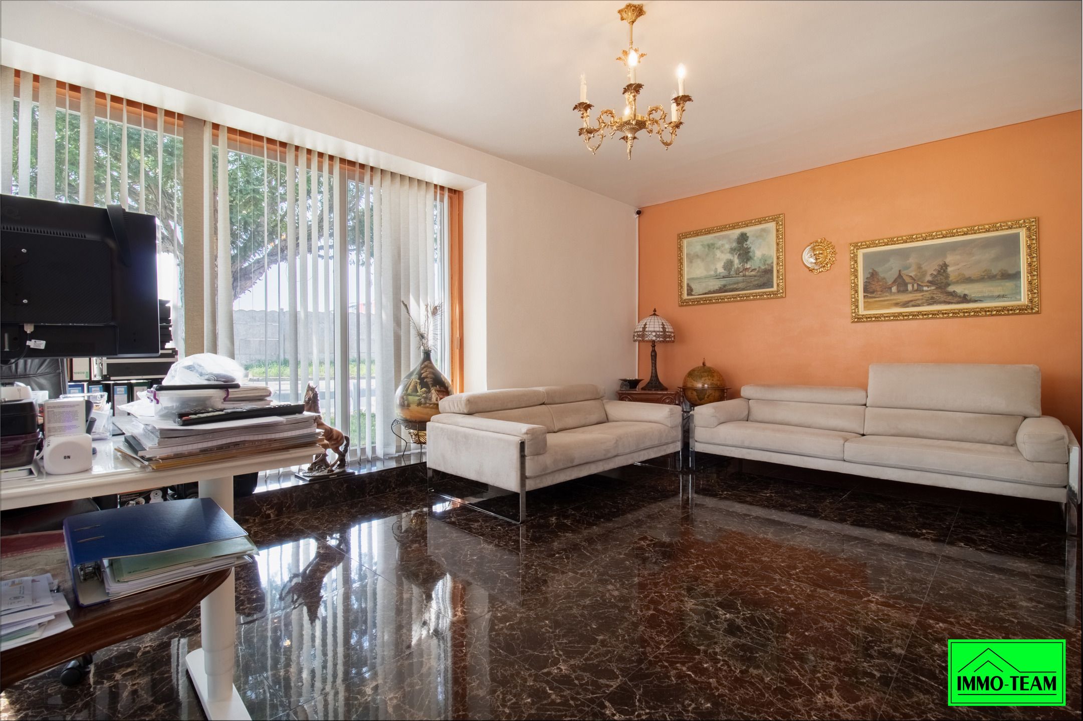 Hoofdfoto van de publicatie: Instapklare bungalow met 5 slaapkamers