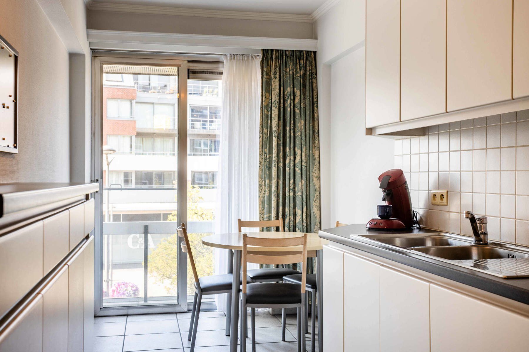 Appartement met staanplaats en garagebox in centrum Ninove foto 8