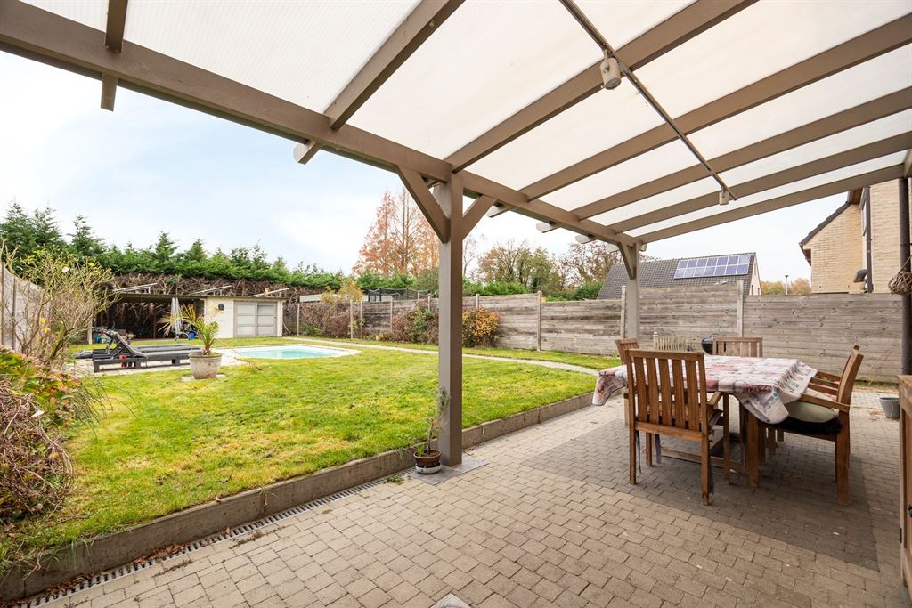 Energiezuinige woning met zwembad op uitstekende locatie in Schiplaken foto 9