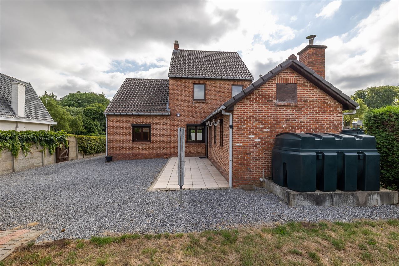 Vrijstaande woning met 3slk op 22a40ca op strategische ligging foto 49