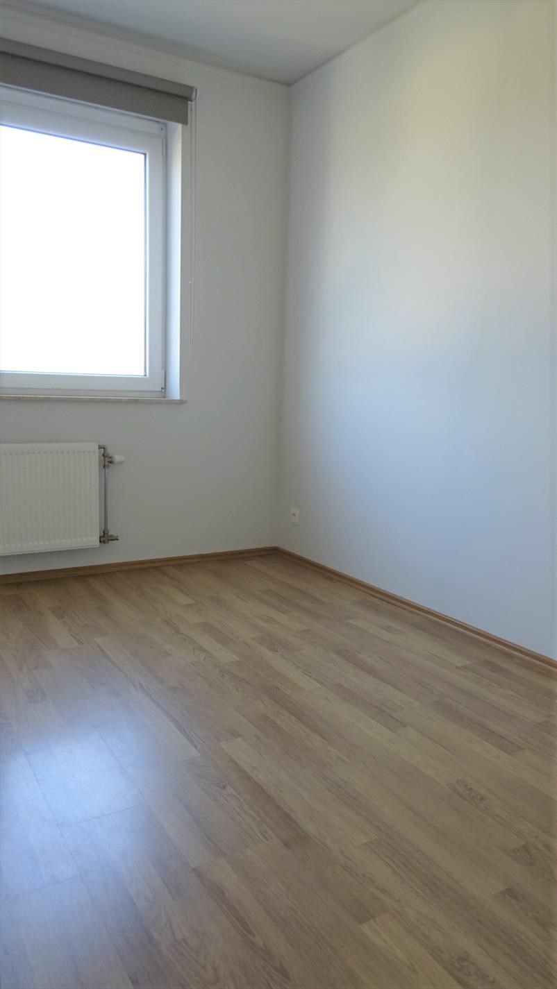 Ruim app. met 2 slpks, terras, parkeerplaats en kelder foto 7