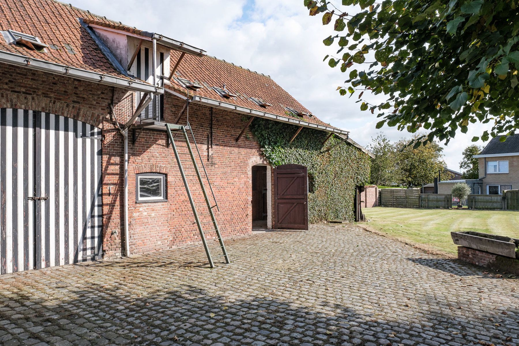 Te renoveren hoeve foto 1