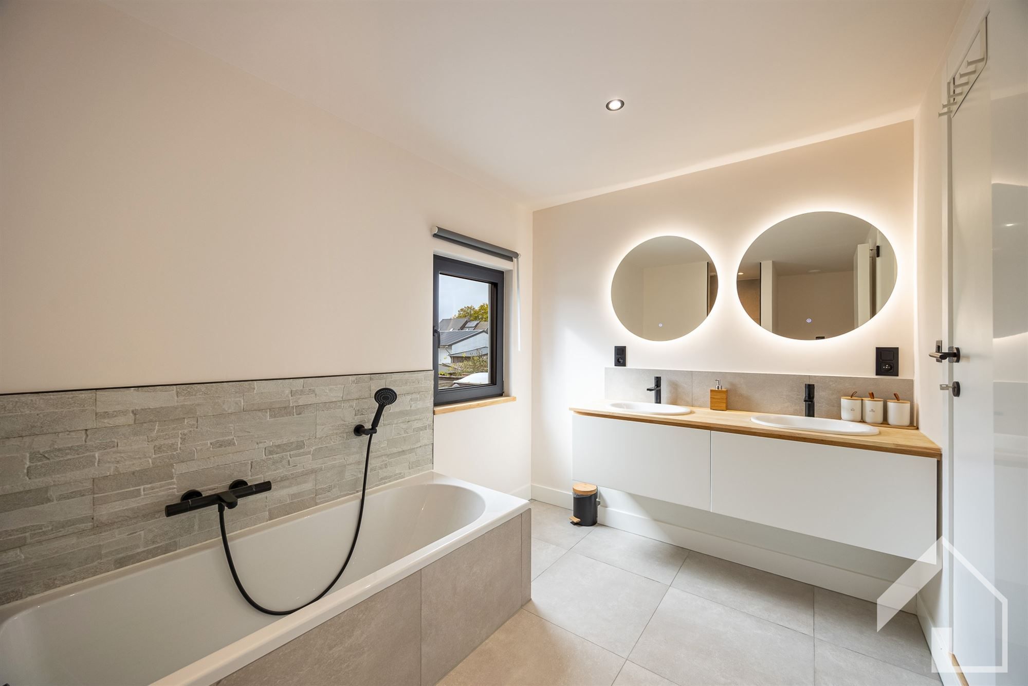 Prachtig gerenoveerde rijwoning! foto 23