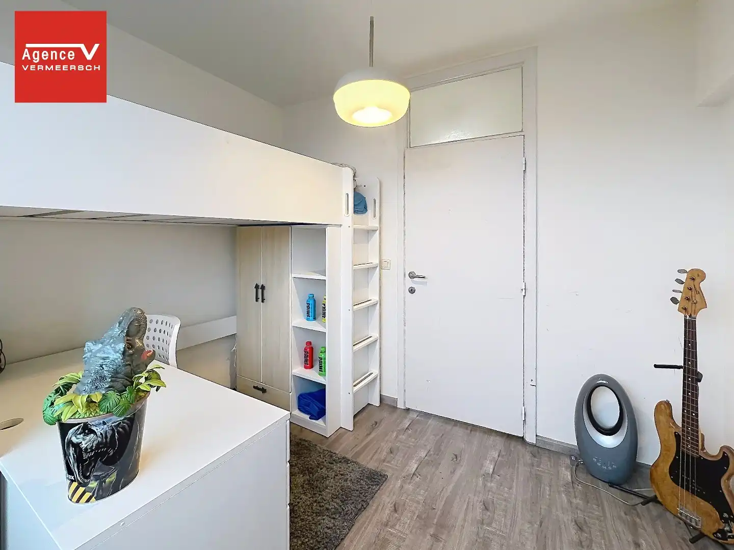 Ruim instapklaar 3 slkr appartement inclusief autostaanplaats in gebouw.  foto 12