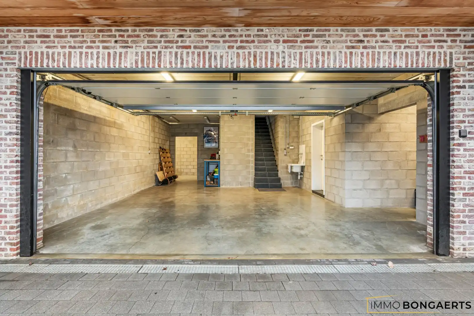 Prachtig afgewerkte woning met praktijkruimte foto 31