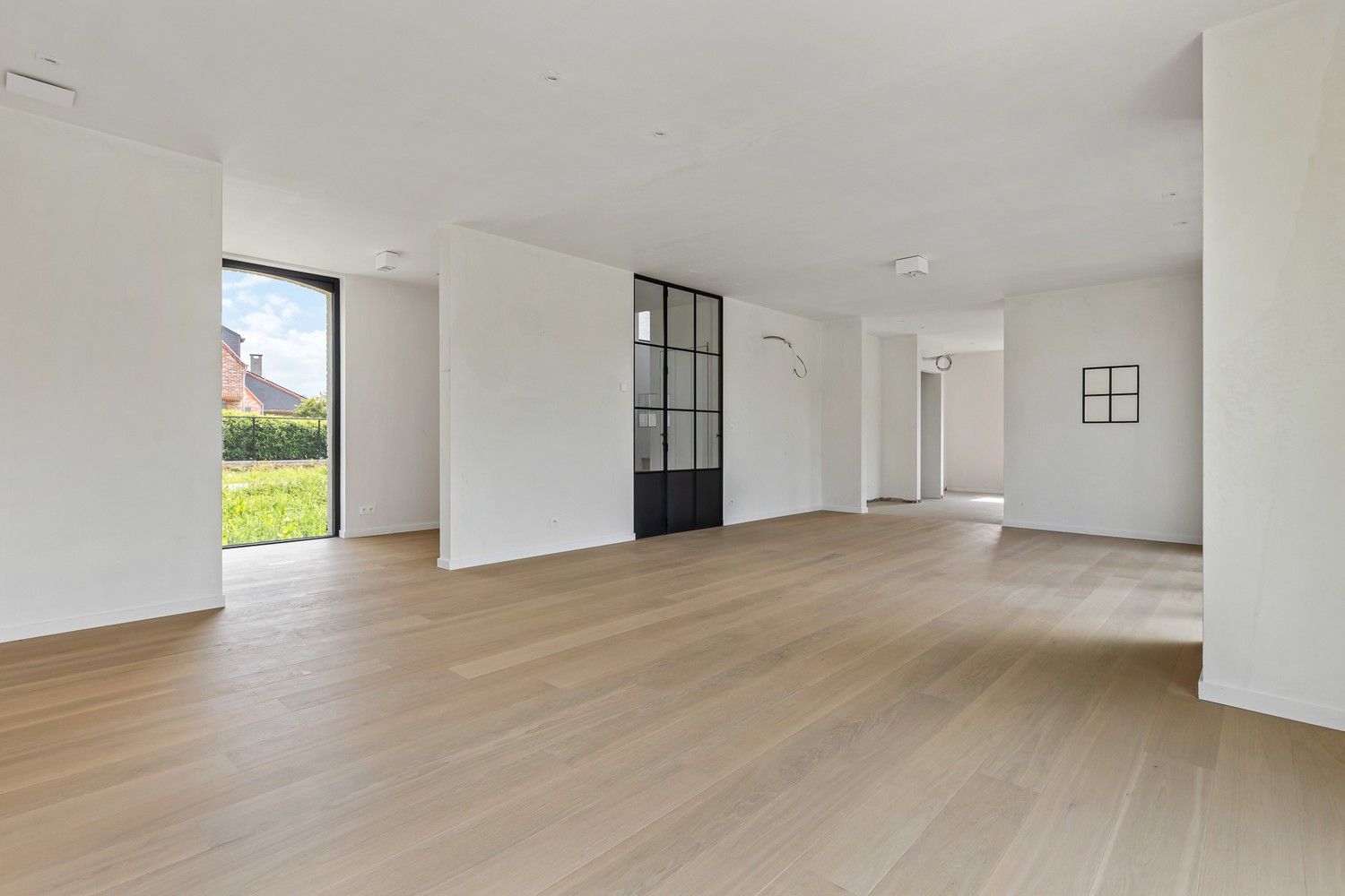 Exclusieve villa in landelijke stijl met 4 slpkrs foto 3